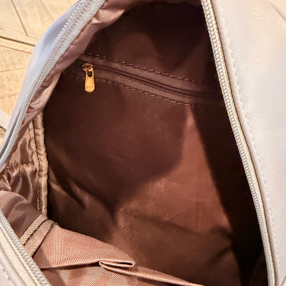 Versatile Light Gray Quilted Backpack - Picture 9 of 9